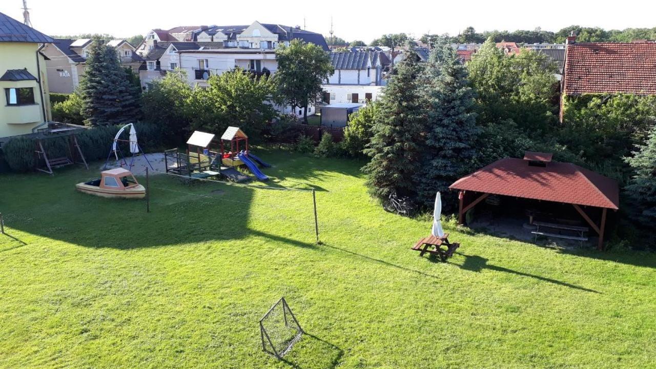 Ow Wilk - Pokoje I Domki Z Aneksami Kuchennymi, Parking, Plac Zabaw Leba Exterior foto