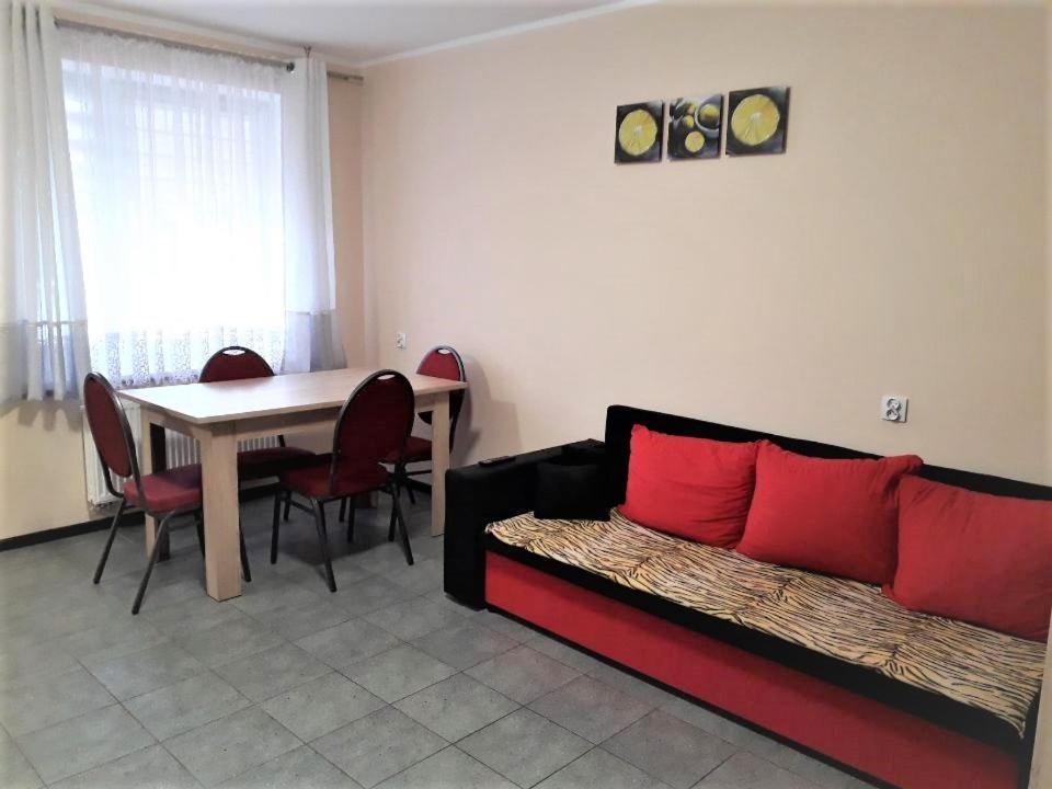 Ow Wilk - Pokoje I Domki Z Aneksami Kuchennymi, Parking, Plac Zabaw Leba Exterior foto
