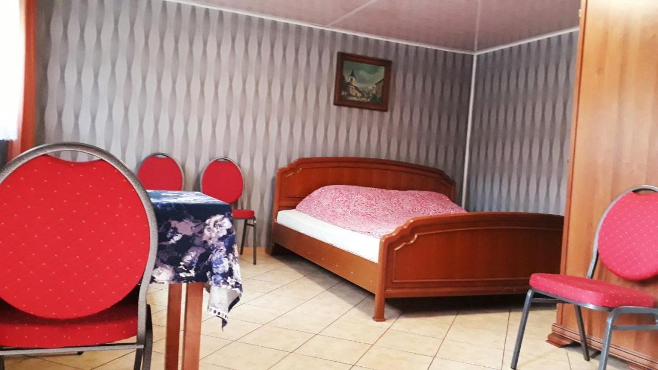 Ow Wilk - Pokoje I Domki Z Aneksami Kuchennymi, Parking, Plac Zabaw Leba Exterior foto